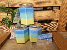 Load image into Gallery viewer, Beach Life Candle With Fluffy Towels Fragrance
