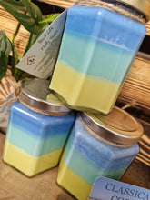 Load image into Gallery viewer, Beach Life Candle With Fluffy Towels Fragrance
