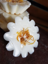 Load image into Gallery viewer, Ylang Ylang Luxury Wax Tarts
